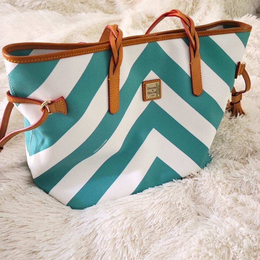 Dooney & Bourke tote bag